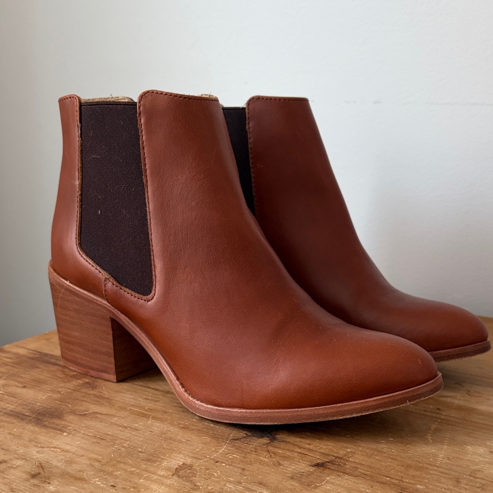 Nisolo Tan Leather Chelsea Boots
